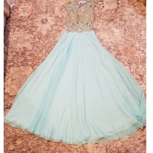 NWT Crystal aqua gown prom/sweet 16/quinceanera size small